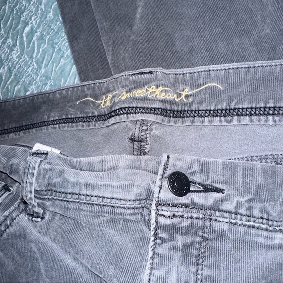 Old Navy The Sweetheart Women 14 Long corduroy pants Classic Rise Boot Cut pants - Picture 5 of 6